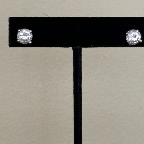 6 mm Cubic Zirconia Diamond earrings set in Sterling Silver - Picture 3 of 15